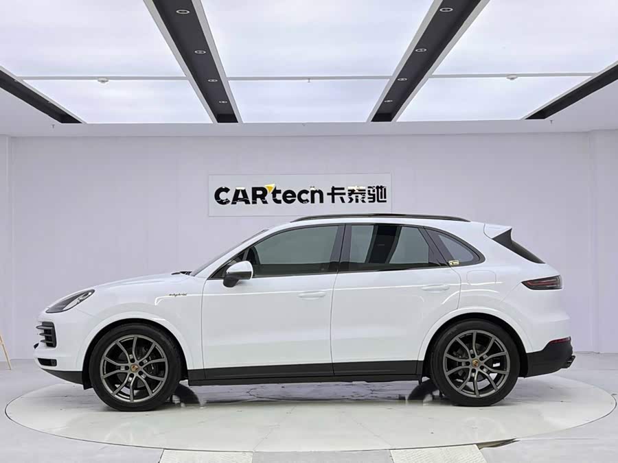 2022 Cayenne E-Hybrid 2.0T Platinum - zdjęcie 2