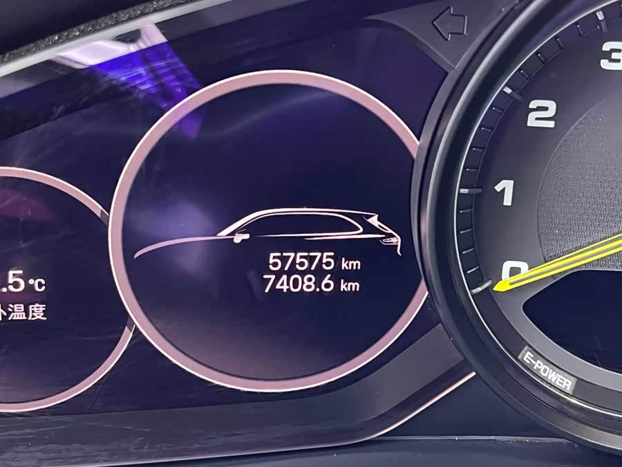 2022 Cayenne E-Hybrid 2.0T Platinum - zdjęcie 14