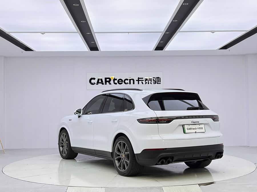 2022 Cayenne E-Hybrid 2.0T Platinum - zdjęcie 3