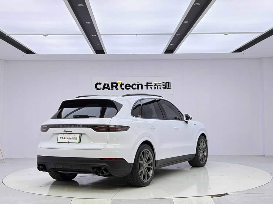 2022 Cayenne E-Hybrid 2.0T Platinum - zdjęcie 5