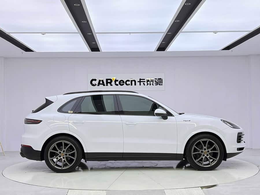 2022 Cayenne E-Hybrid 2.0T Platinum - zdjęcie 6
