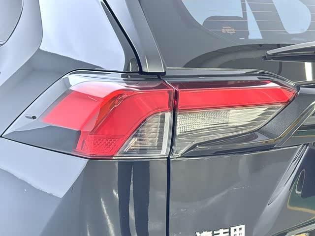 2022 RAV4 2.0L CVT 2WD Fashion - zdjęcie 16