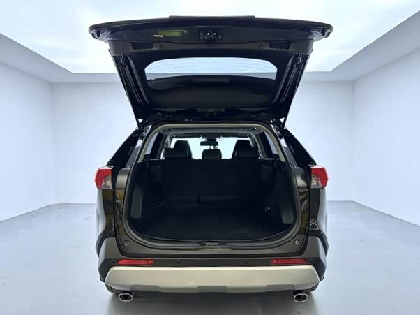 2022 RAV4 2.0L CVT 2WD Fashion - zdjęcie 17