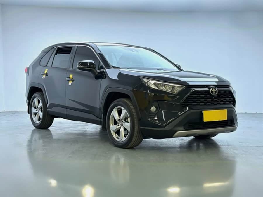 2022 RAV4 2.0L CVT 2WD Fashion - zdjęcie 3