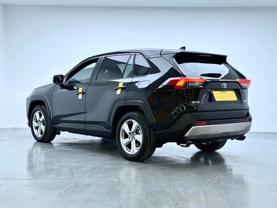 2022 RAV4 2.0L CVT 2WD Fashion - zdjęcie 4