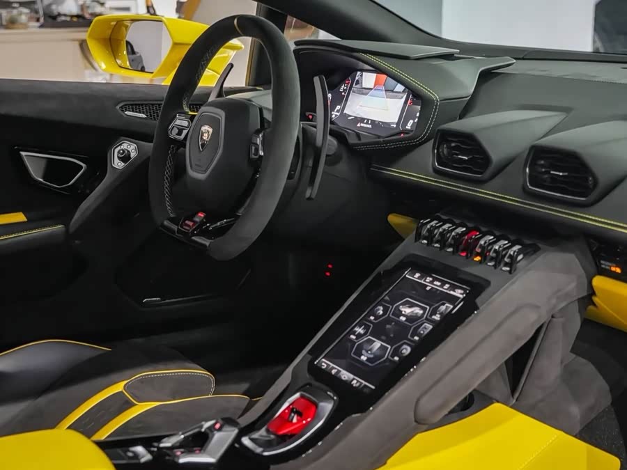 2023 Huracán Tecnica - zdjęcie 11