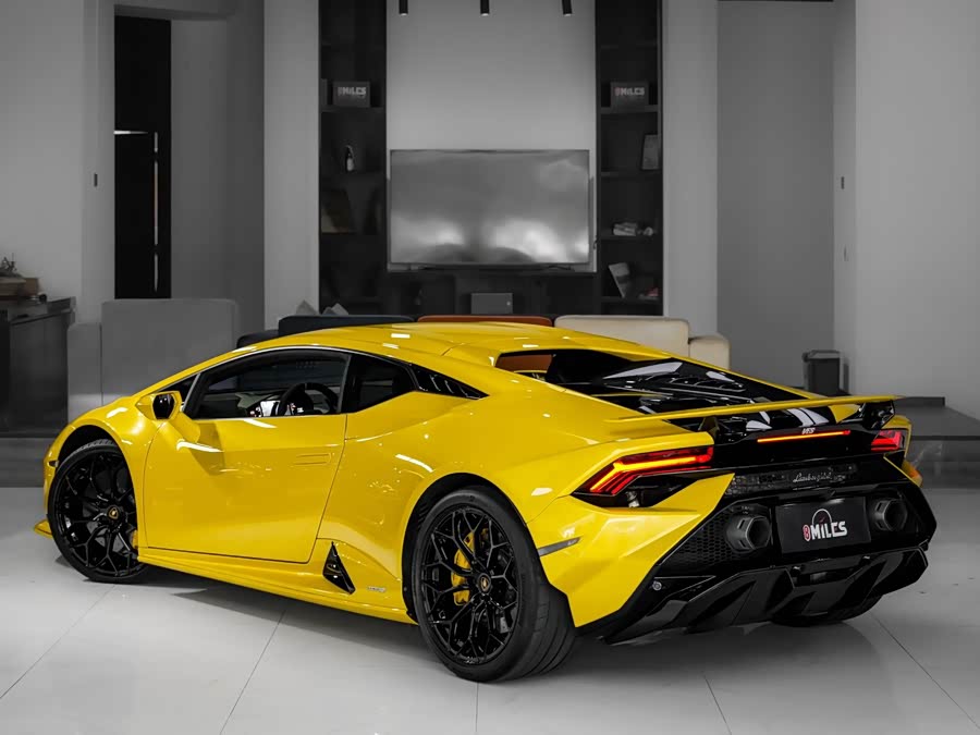 2023 Huracán Tecnica - zdjęcie 4