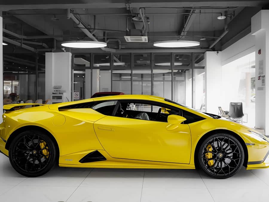2023 Huracán Tecnica - zdjęcie 7