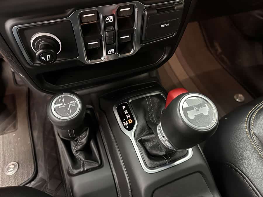 2024 Jeep Wrangler 2.0T Sahara 4-Door - zdjęcie 18