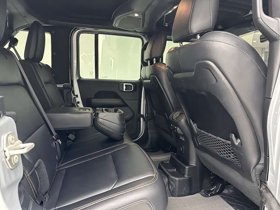2024 Jeep Wrangler 2.0T Sahara 4-Door - zdjęcie 8