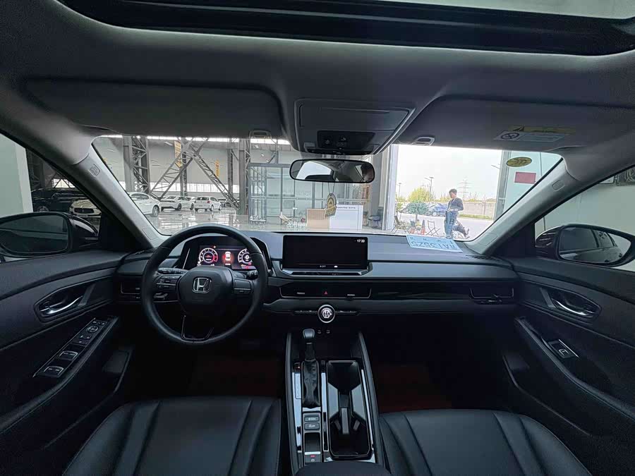 2025 Elegant Edition 260TURBO - zdjęcie 7