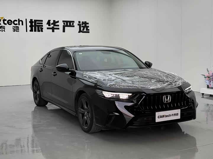 2025 Elegant Edition 260TURBO - zdjęcie 10