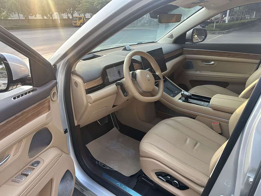 AITO M7 2024 1.5T Smart Drive Four-Wheel Drive Max Version 5-Seater - zdjęcie 4