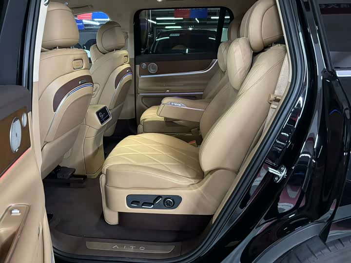 AITO M9 2025 Range Extender Max Version 52kWh 6-Seater (192-Line Laser Radar) - zdjęcie 16