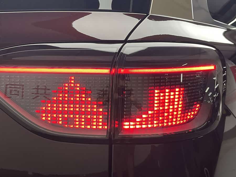 AITO M9 2025 Range Extender Ultra Version 52kWh 6-Seater (192-Line Laser Radar) - zdjęcie 13