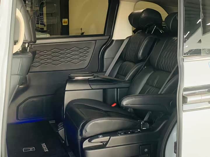 Ariel 2024 2.0L e:HEV Luxury - zdjęcie 14