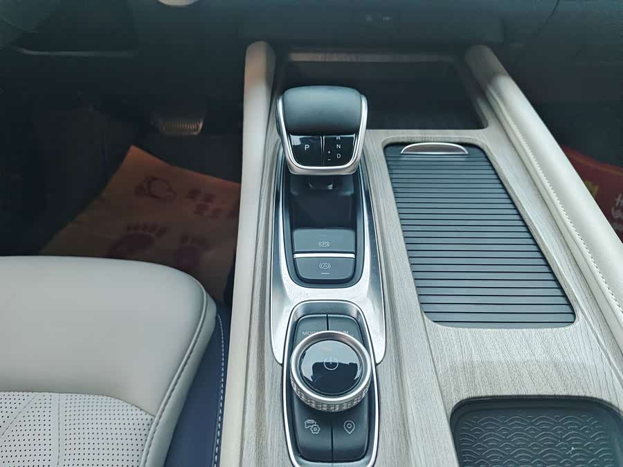 Ariya 8 2022 1.6T DCT Luxury - zdjęcie 8