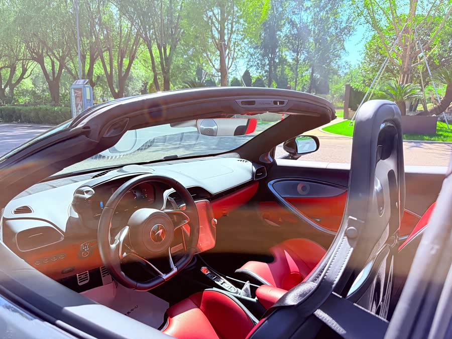 Artura 2025 3.0T Hybrid Spider - zdjęcie 7