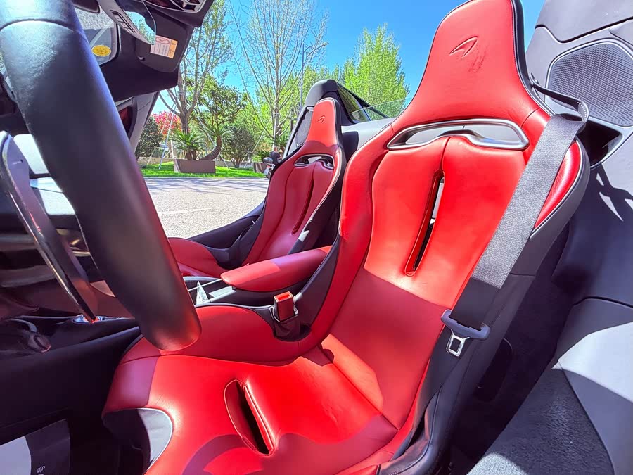 Artura 2025 3.0T Hybrid Spider - zdjęcie 10