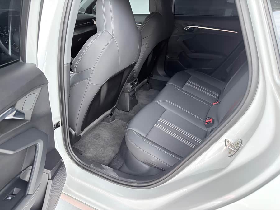 Audi A3 2023 Facelift A3L Limousine 35 TFSI Fashion Sport Type - zdjęcie 13