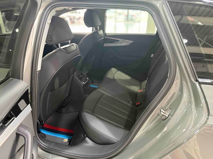Audi A4 2024 Avant 40 TFSI Fashion Sport - zdjęcie 14