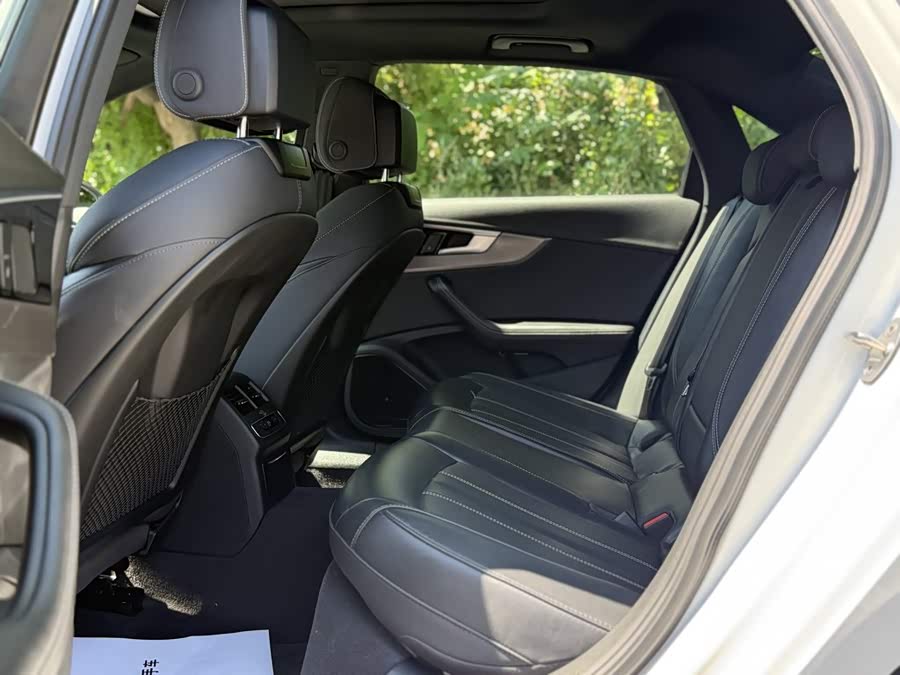 Audi A4L 2023 40 TFSI quattro Luxury Sport - zdjęcie 8