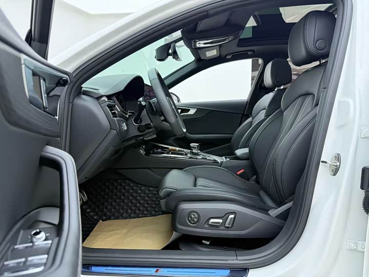 Audi A4L 2024 40 TFSI Luxury Dynamic Edition - zdjęcie 13