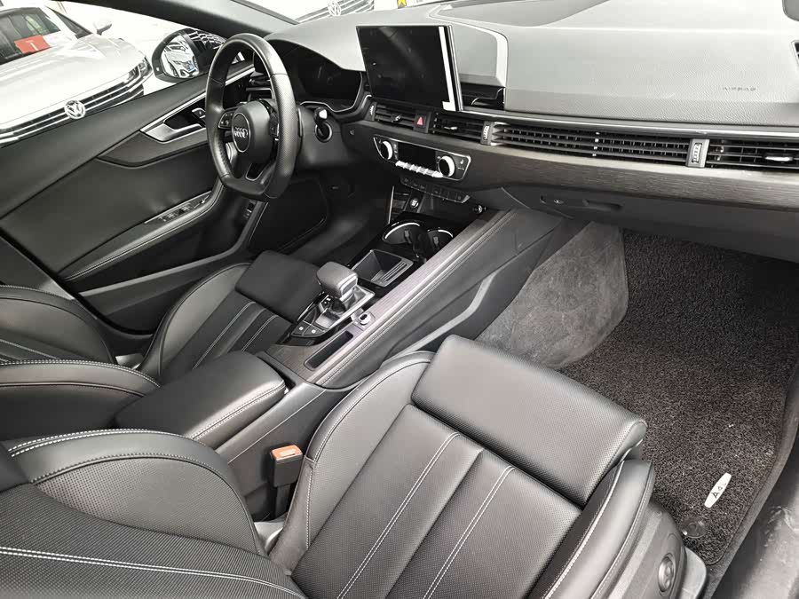 Audi A4L 2024 40 TFSI Luxury Dynamic Edition - zdjęcie 14