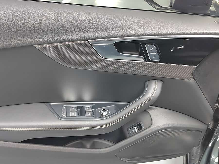 Audi A4L 2024 40 TFSI Luxury Dynamic Edition - zdjęcie 4