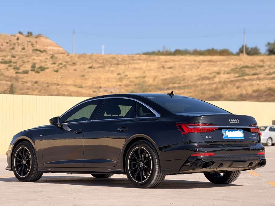 Audi A6L 2022 55 TFSI quattro Luxury - zdjęcie 4