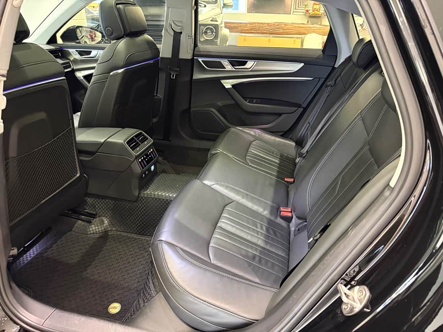 Audi A6L 2023 45 TFSI Premium - zdjęcie 10
