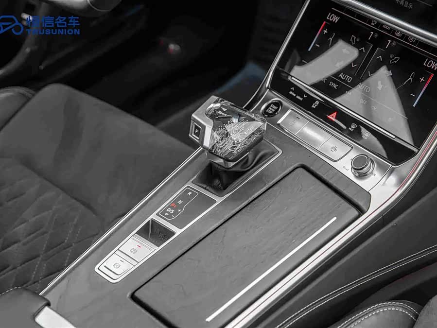 Audi A6L 2023 Facelift 55 TFSI quattro Luxury Sport - zdjęcie 19