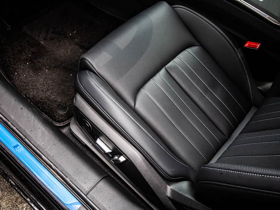 Audi A6L 2025 45 TFSI quattro Premium Sport - zdjęcie 4