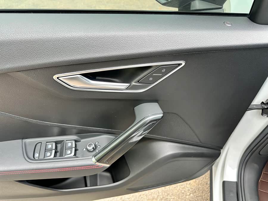 Audi Q2L 2022 35 TFSI Entry Dynamic - zdjęcie 16