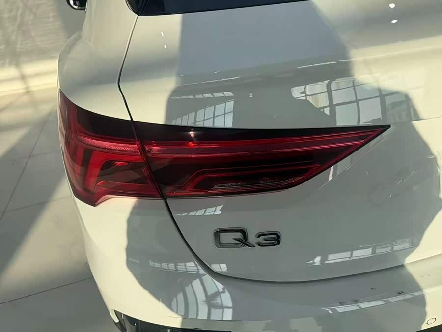 Audi Q3 Sportback 2023 45 TFSI quattro Luxury - zdjęcie 17
