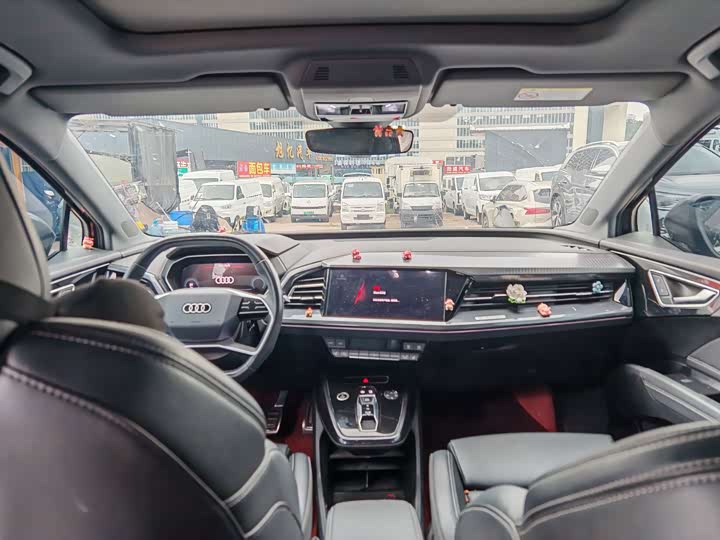 Audi Q4 e-tron 2023 50 e-tron quattro Premium - zdjęcie 14
