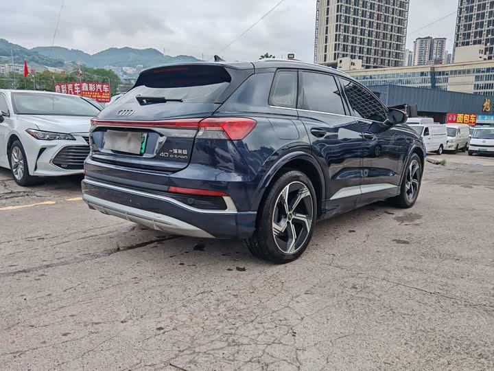 Audi Q4 e-tron 2023 50 e-tron quattro Premium - zdjęcie 18