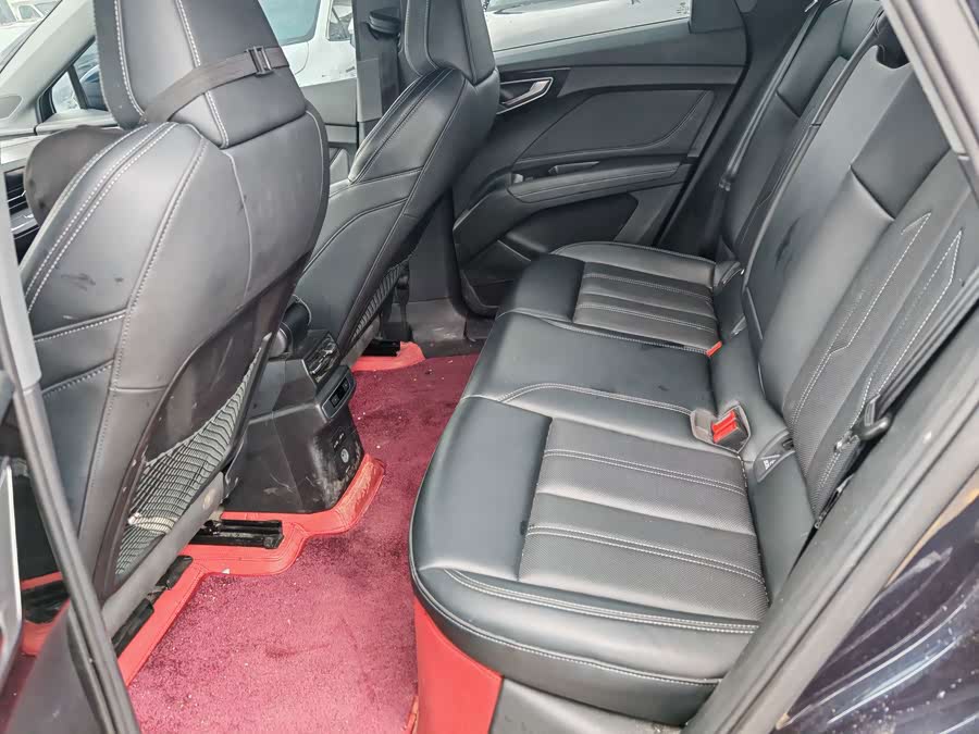 Audi Q4 e-tron 2023 50 e-tron quattro Premium - zdjęcie 6