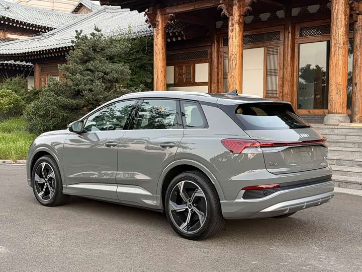 Audi Q4 e-tron 2024 40 e-tron Premium - zdjęcie 15