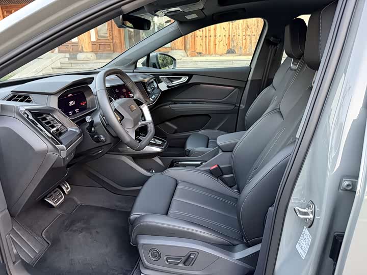 Audi Q4 e-tron 2024 40 e-tron Premium - zdjęcie 17