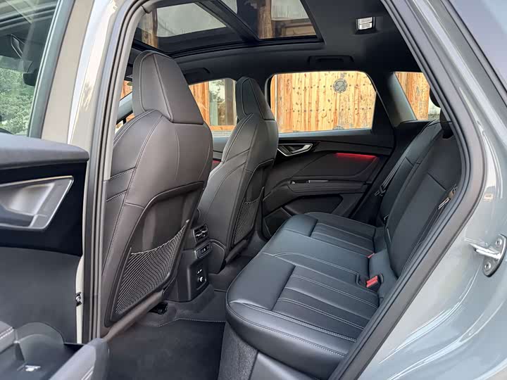 Audi Q4 e-tron 2024 40 e-tron Premium - zdjęcie 18