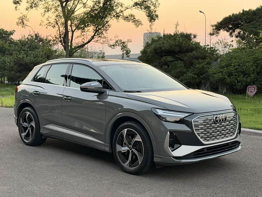 Audi Q4 e-tron 2024 40 e-tron Premium - zdjęcie 3