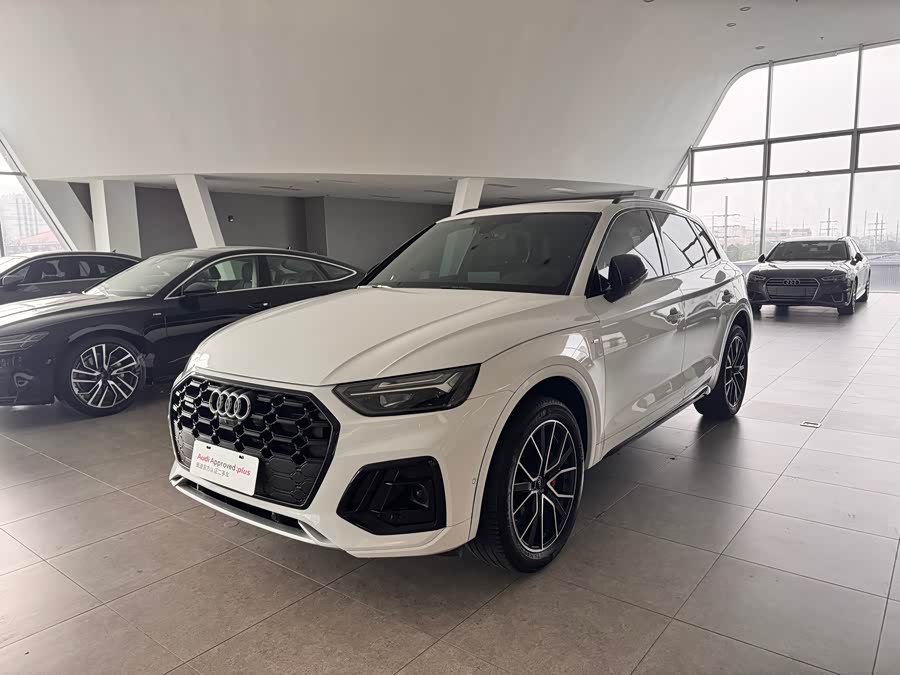 Audi Q5L 2023 45T Luxury Sport - zdjęcie 1