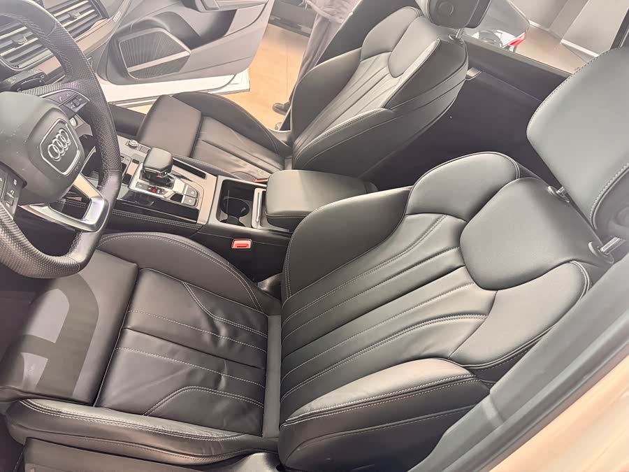 Audi Q5L 2023 45T Luxury Sport - zdjęcie 14