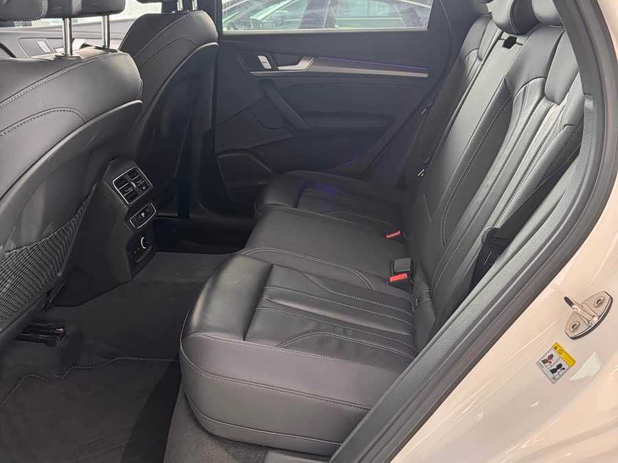 Audi Q5L 2023 45T Luxury Sport - zdjęcie 15