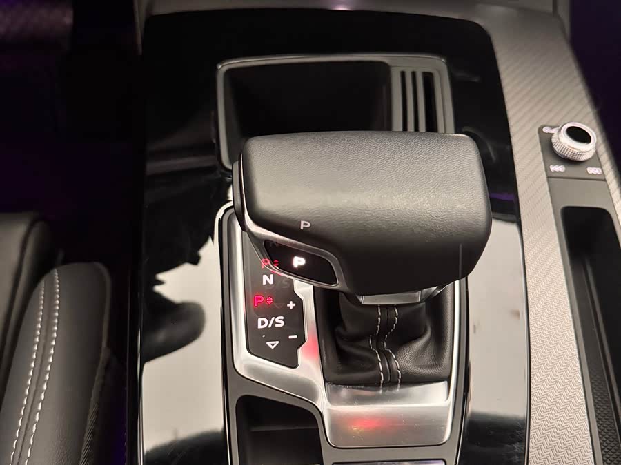 Audi Q5L 2023 45T Luxury Sport - zdjęcie 18