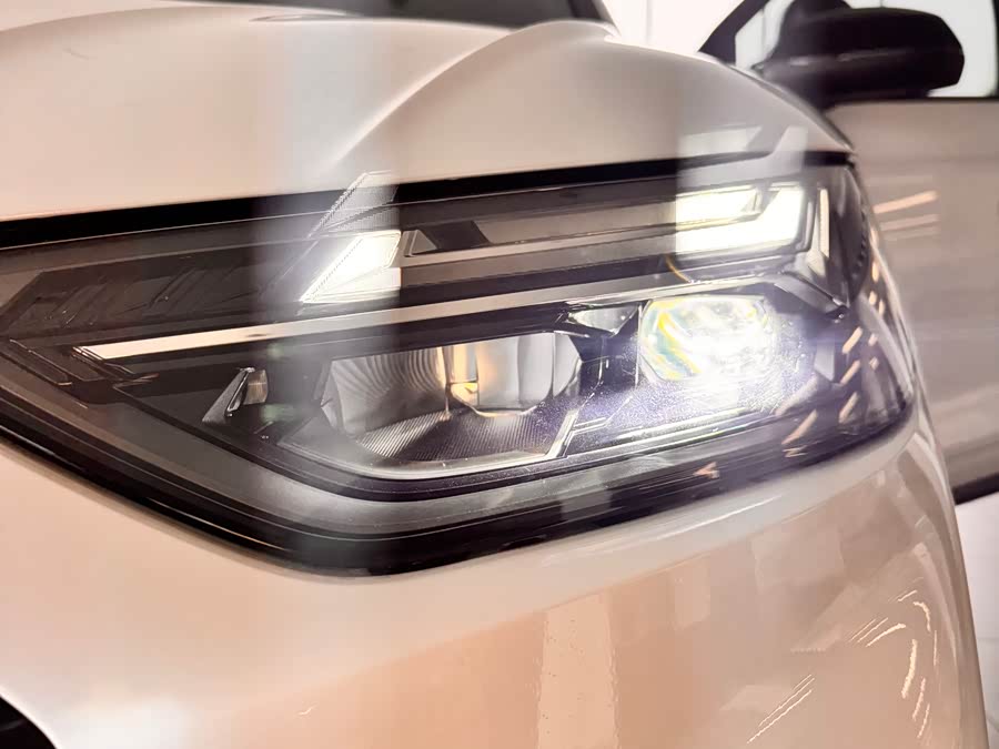 Audi Q5L 2023 45T Luxury Sport - zdjęcie 6