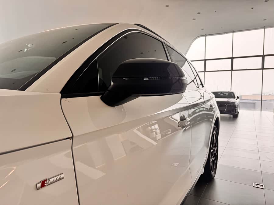 Audi Q5L 2023 45T Luxury Sport - zdjęcie 7