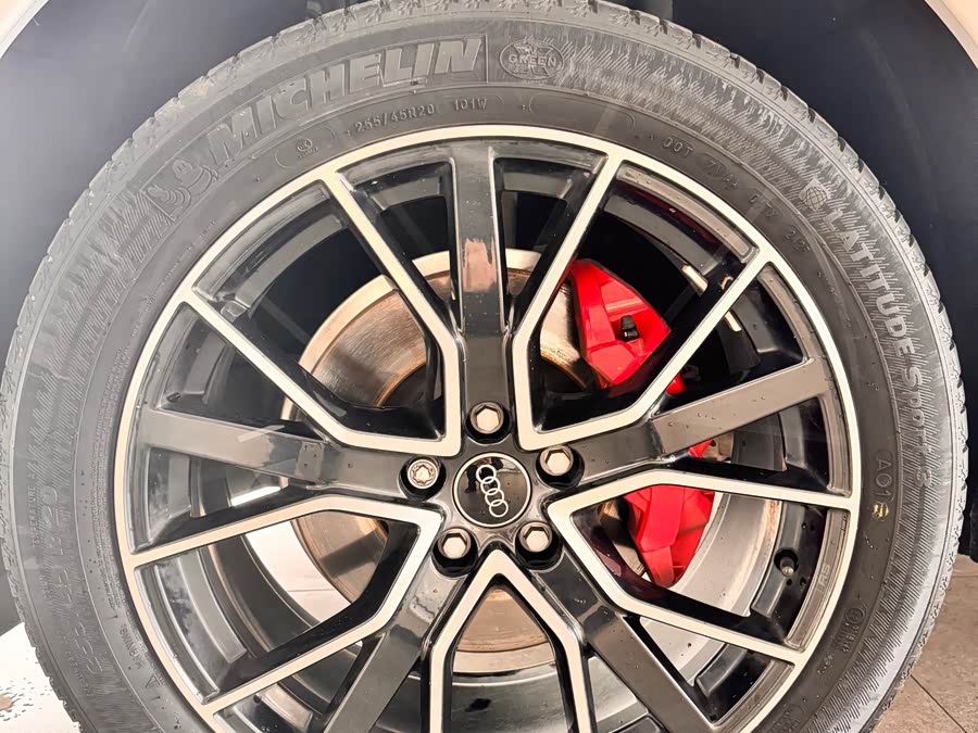 Audi Q5L 2023 45T Luxury Sport - zdjęcie 8
