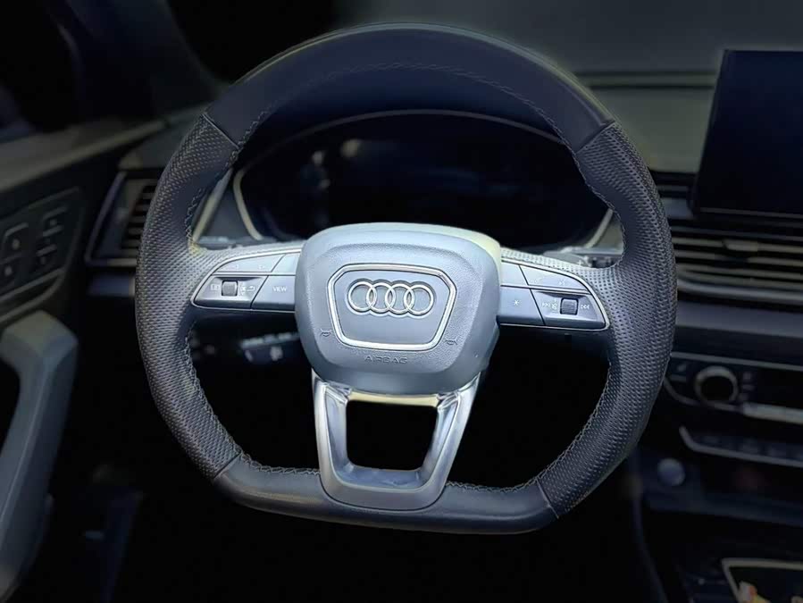 Audi Q5L Sportback 2022 40 TFSI Luxury - zdjęcie 11